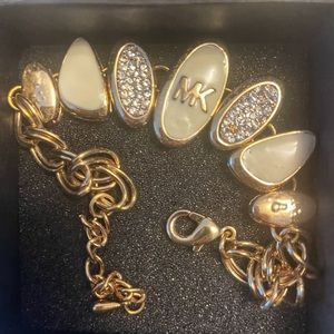 𝕄𝕂 𝑴𝒊𝒄𝒉𝒂𝒆𝒍 𝑲𝒐𝒓𝒔 𝙱𝚛𝚊𝚌𝚎𝚕𝚎𝚝